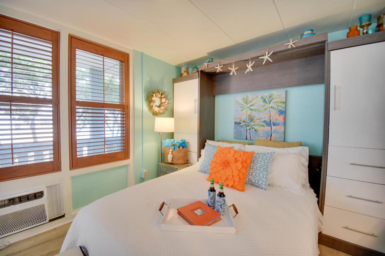 Chic Virginia Beach Retreat - Pool, Steps To Beach 외부 사진
