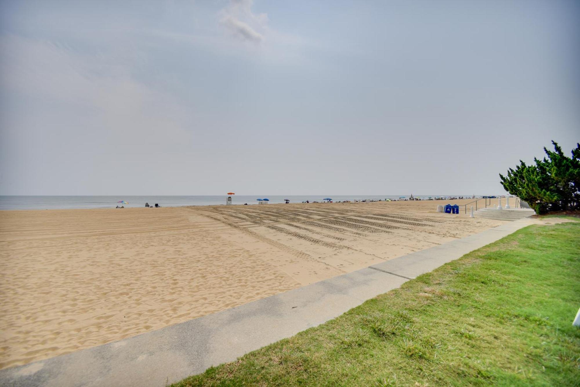 Chic Virginia Beach Retreat - Pool, Steps To Beach 외부 사진