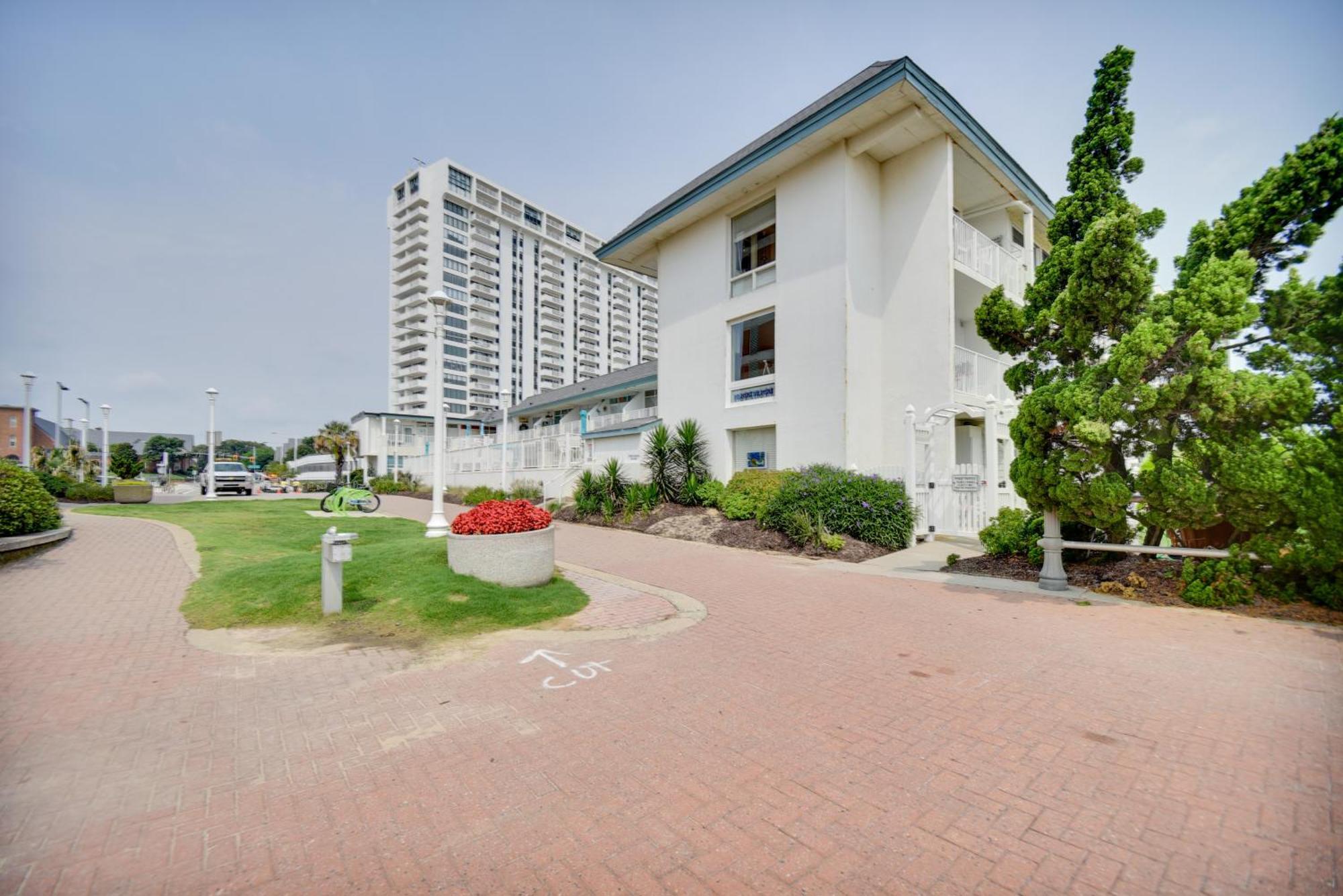 Chic Virginia Beach Retreat - Pool, Steps To Beach 외부 사진