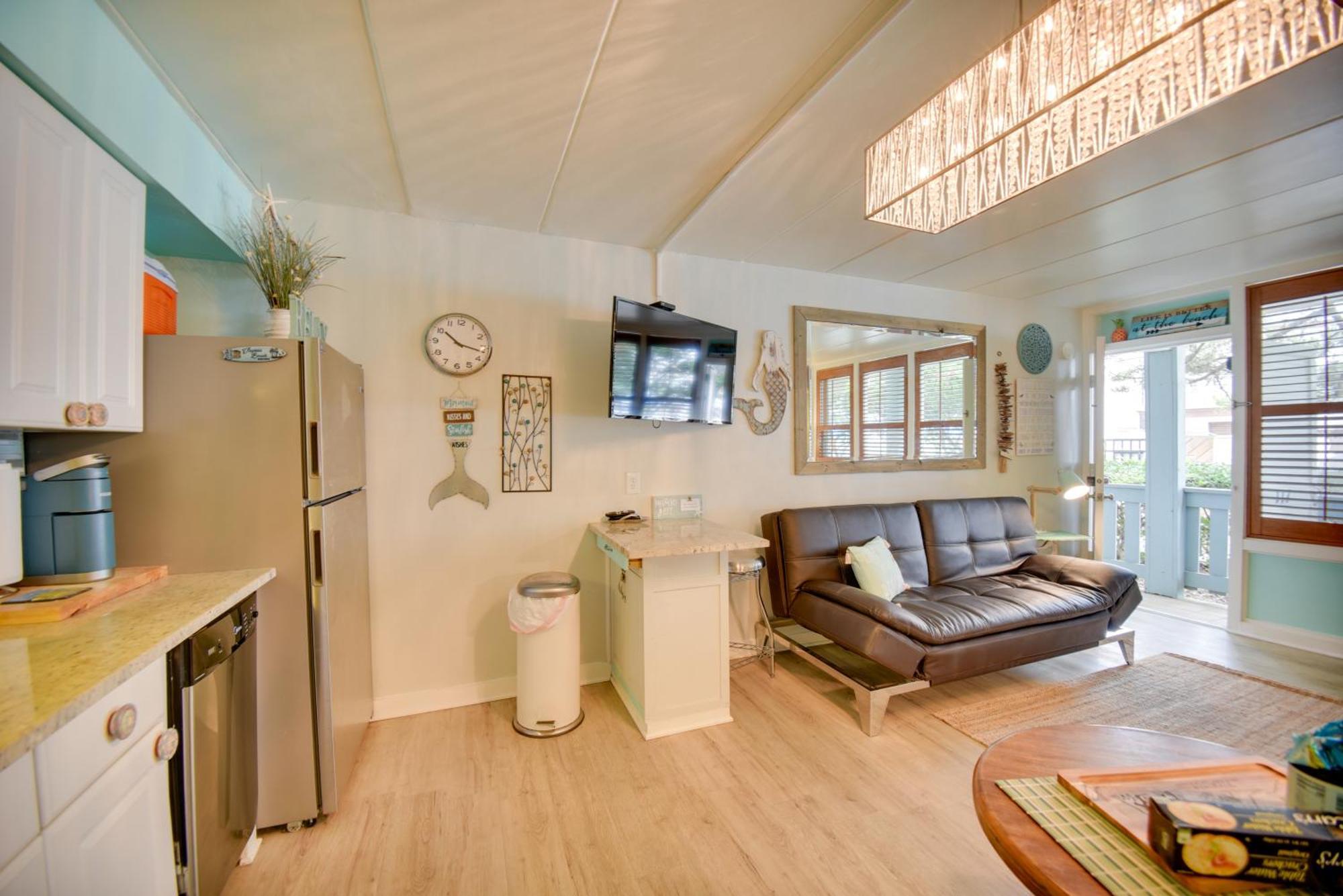 Chic Virginia Beach Retreat - Pool, Steps To Beach 외부 사진