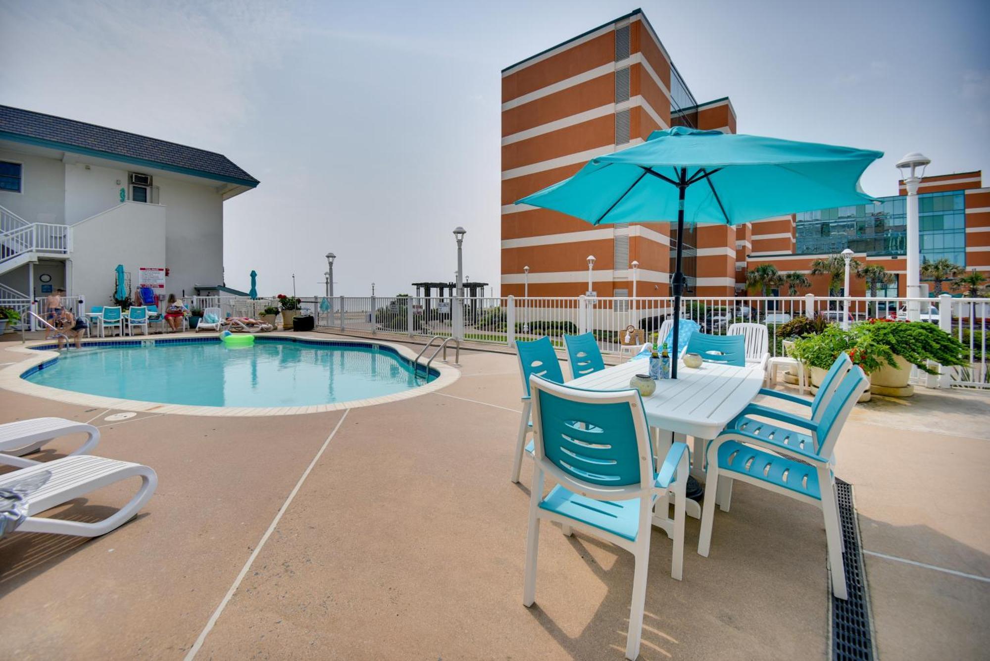 Chic Virginia Beach Retreat - Pool, Steps To Beach 외부 사진