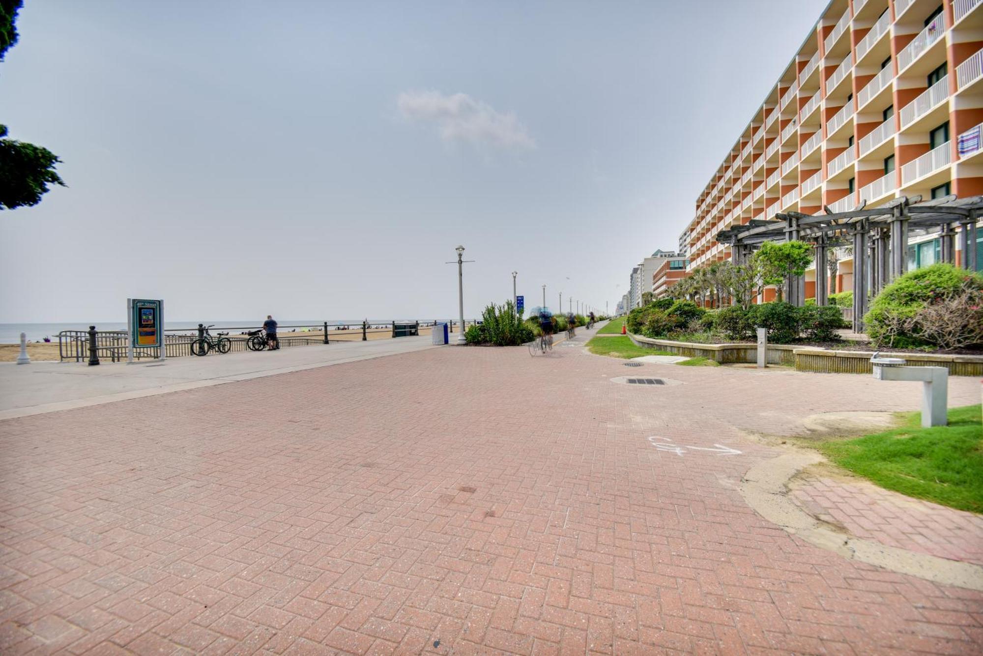 Chic Virginia Beach Retreat - Pool, Steps To Beach 외부 사진